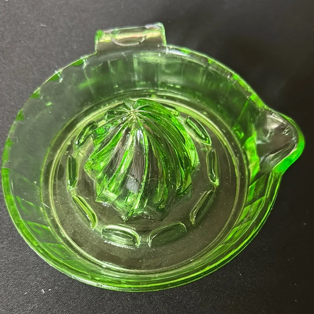 Uranium Green Glass Citrus Juicer. Vintage uv reactive